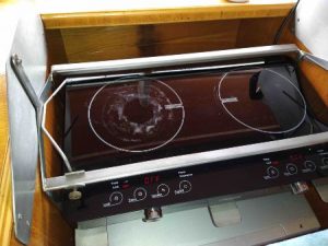 Picture of an indication cooker used on the yacht.